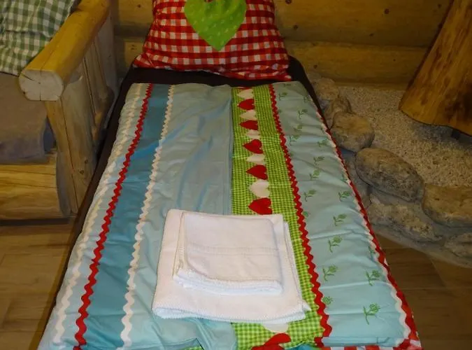 C.t.n. Loghouse הלשטאדט