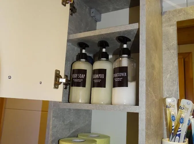 C.t.n. Loghouse * הלשטאדט